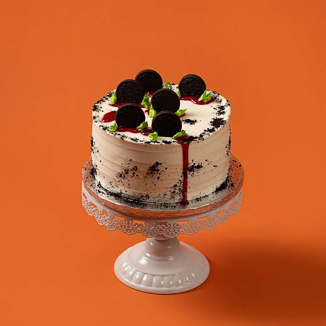 Halloween Cookies & Cream Blood Cake