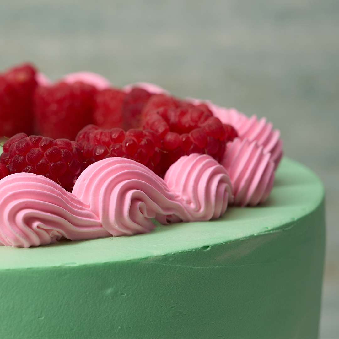 Pistachio Raspberry cake