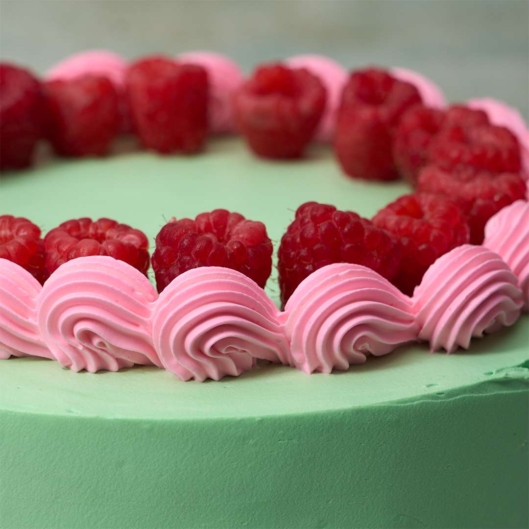 Pistachio Raspberry cake