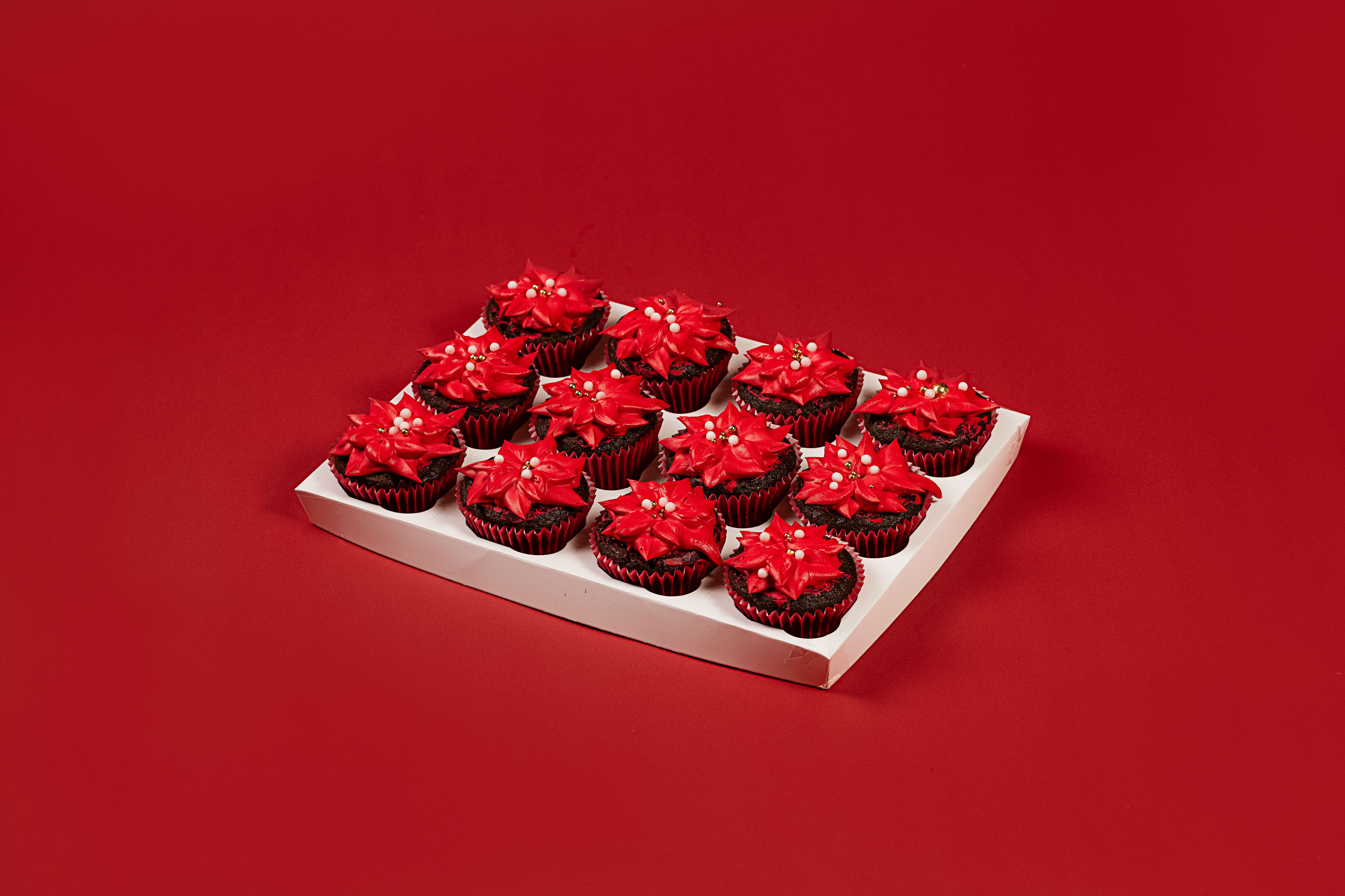 Poinsettia Cupcake