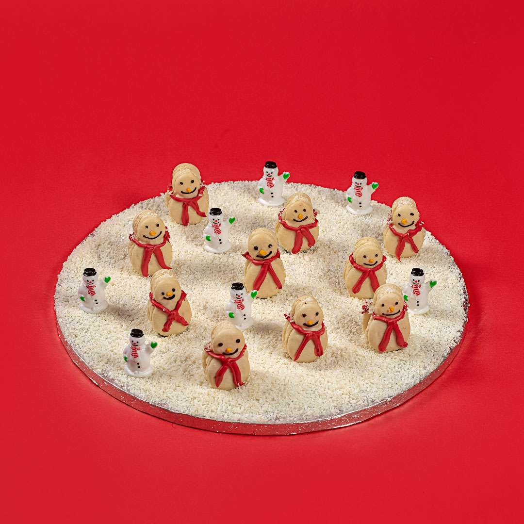 Snowman Macarons