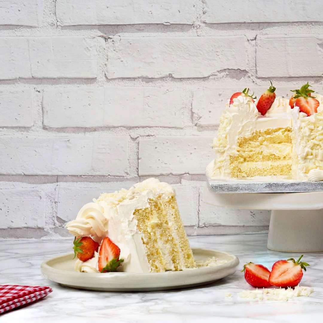 White chocolate Square Cake